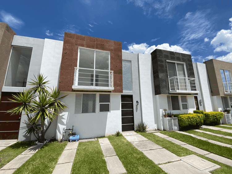 casa en venta avenida euripides el refugio queretaro queretaro peTyQle